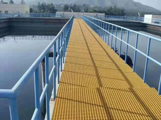 Tấm lót sàn kháng hóa chất sợi thủy tinh FRP grating - Giải pháp bền vững cho mọi công trình công nghiệp