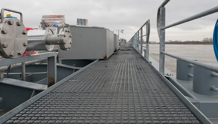 Tấm sàn grating composite FRP – Giải pháp sàn công nghiệp bền nhẹ, chống ăn mòn vượt trội